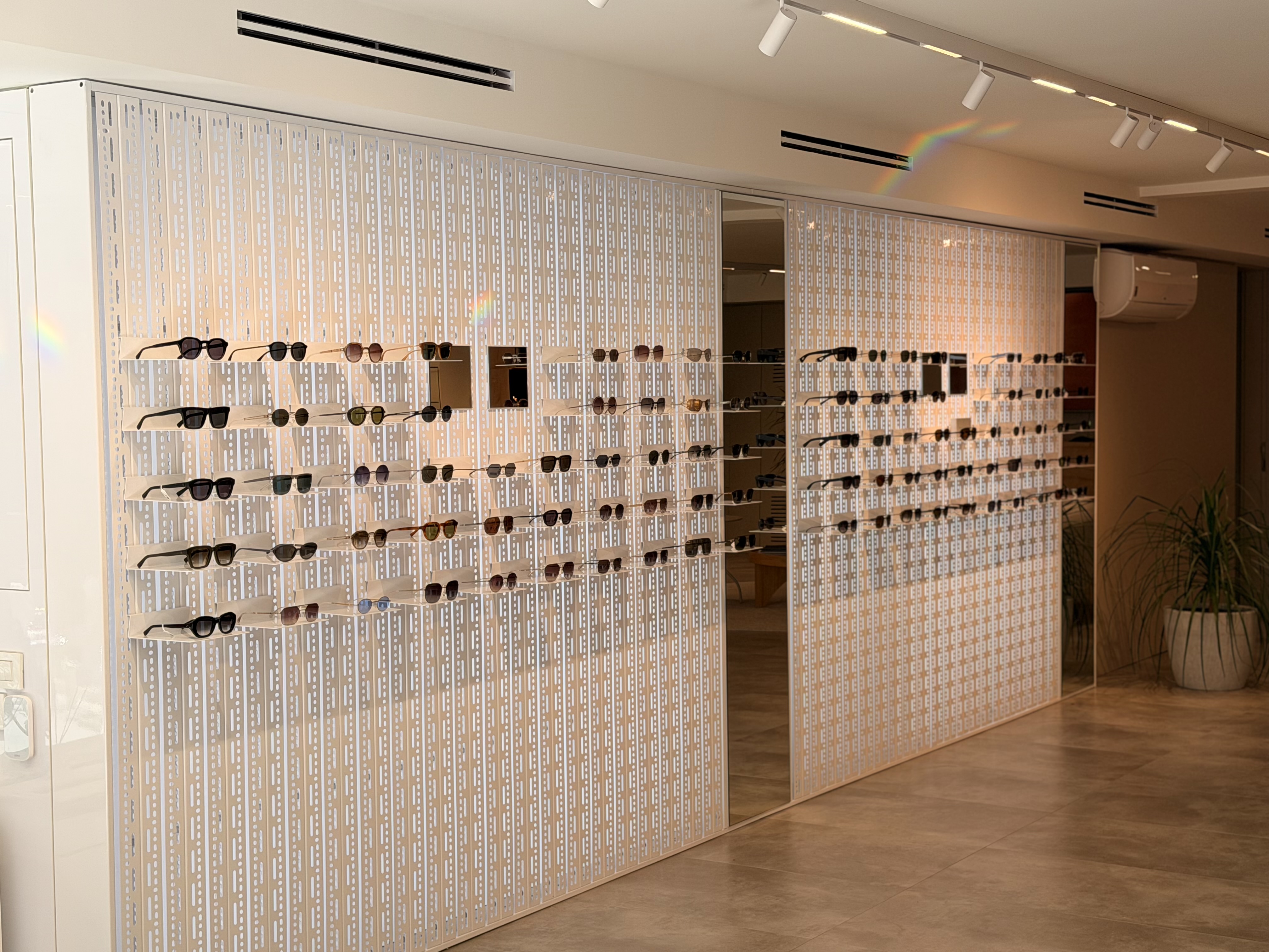 MYKITA koleksiyonu ve uzman optisyen desteği Nişantaşı